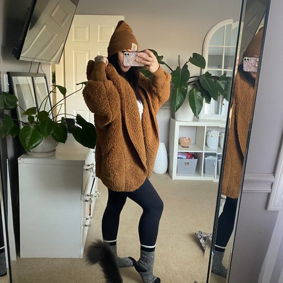 Sherpa Cardigan in Black - Picture 5 of 9